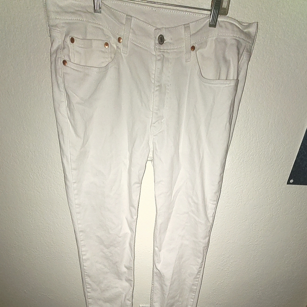 Men's White Levi's 514s